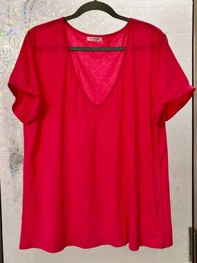 Geessness Women's V-Neck Short Sleeve Top in Hot Pink